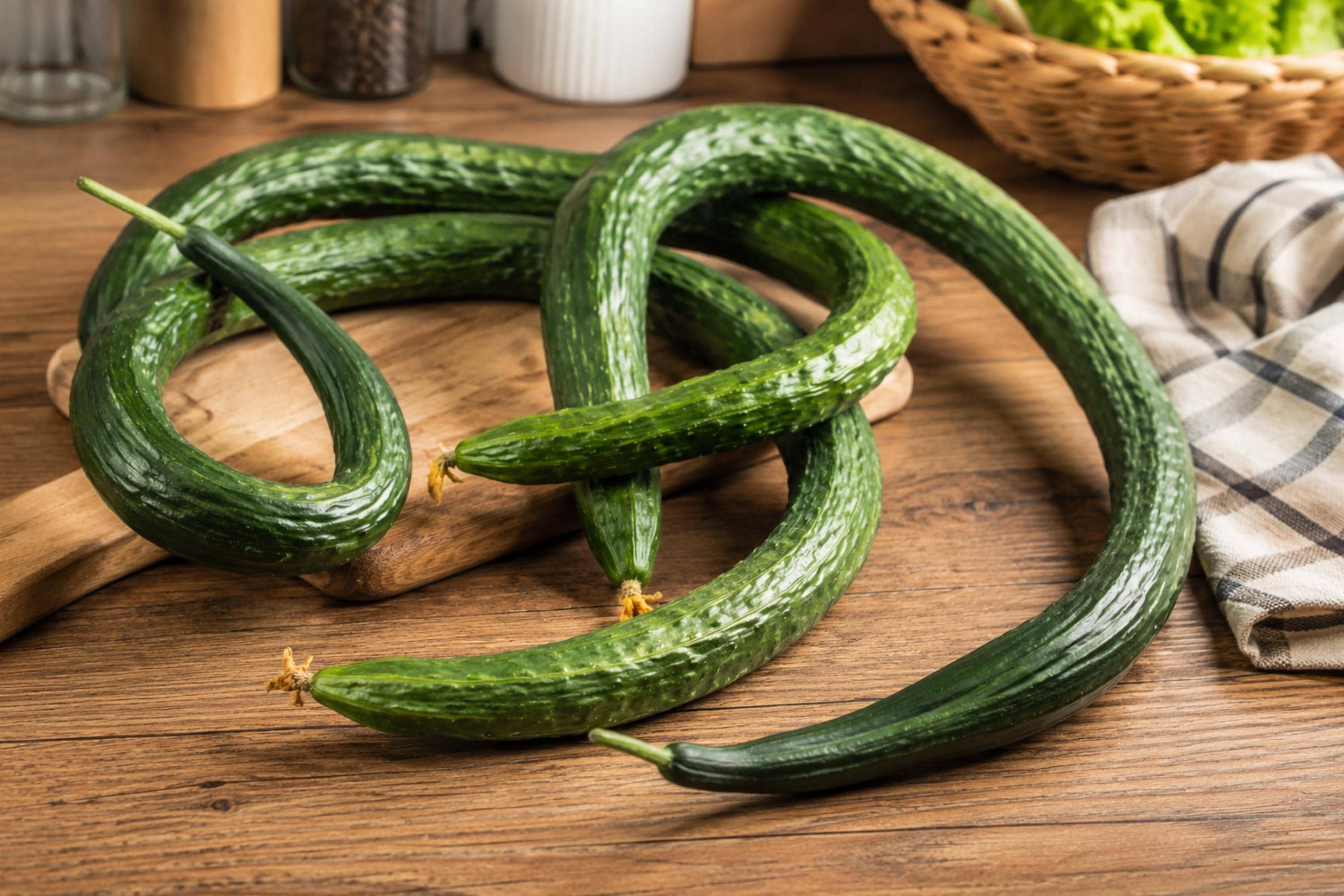 Chinese Snake Curved Cucumber Seeds – Asian Heirloom, Long, Slender, Curved Fruits, Crisp Texture, Mild Flavor, Climbing Vine, Vegetable Seeds