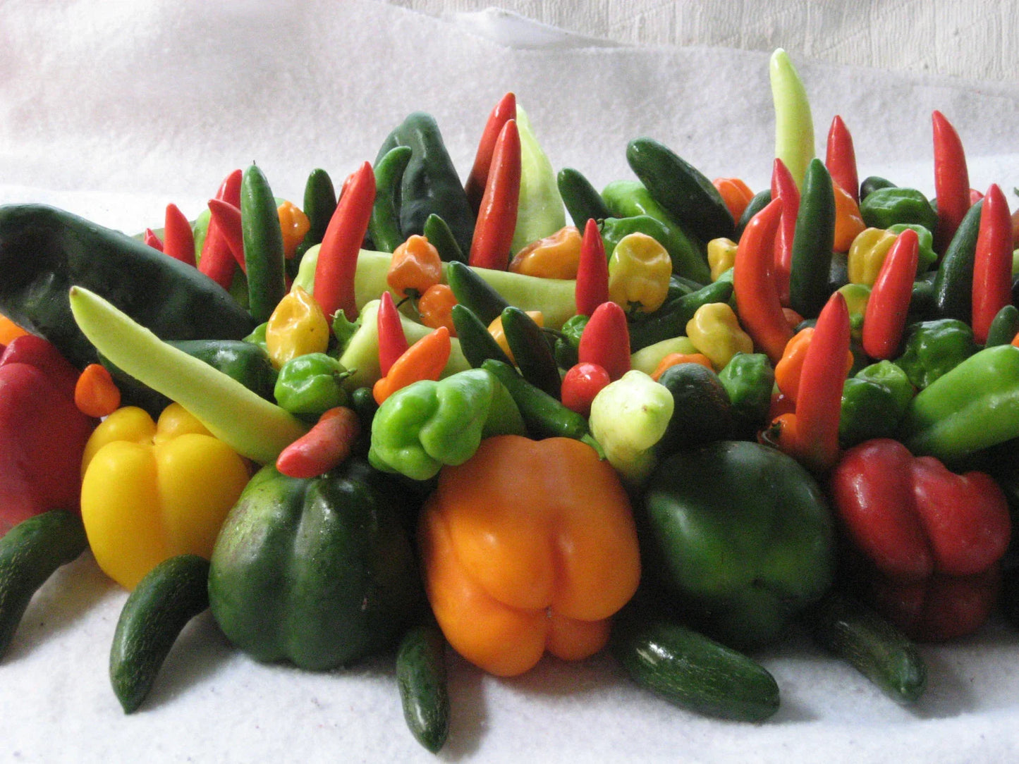 Holy Moley Pepper Seeds - 60 Count Capsicum annuum Mix of Sweet to Hot Peppers for Gardening, Culinary Use